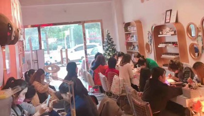 学美甲美睫培训哪里学校好：在柏雅美学院点亮指尖梦想