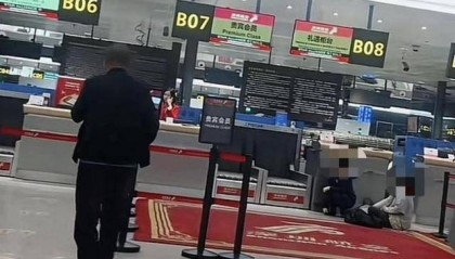 当事人澄清“母子错过航班大闹机场称耽误考公”：并非考公