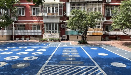 北京朝阳一48岁老小区“逆生长”，居民做主改出社区新模样