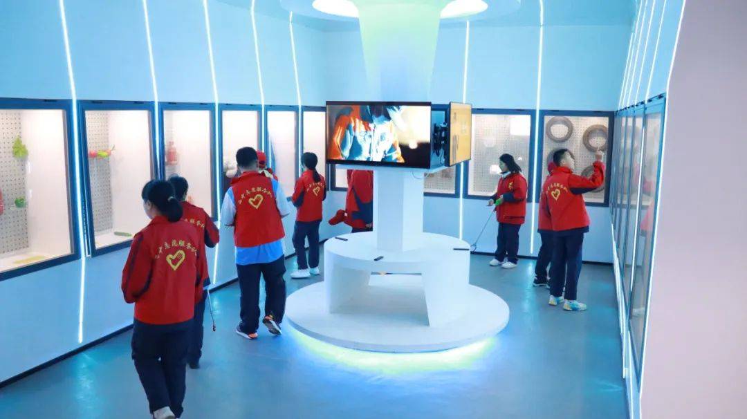 争做乐雅少年 | 城西中学开展学雷锋教育实践活动
