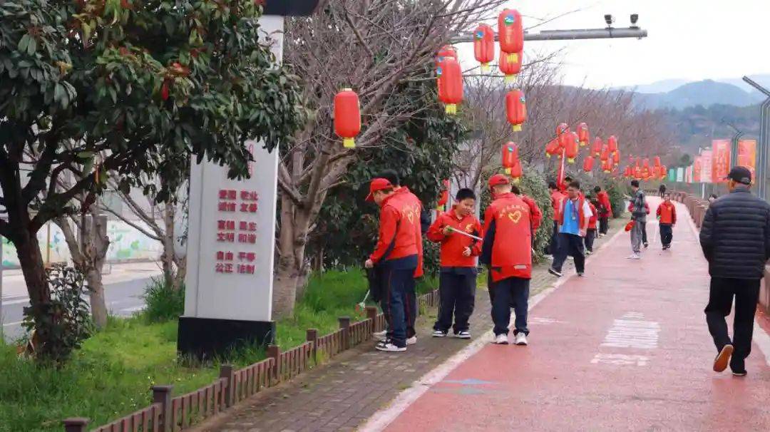 争做乐雅少年 | 城西中学开展学雷锋教育实践活动