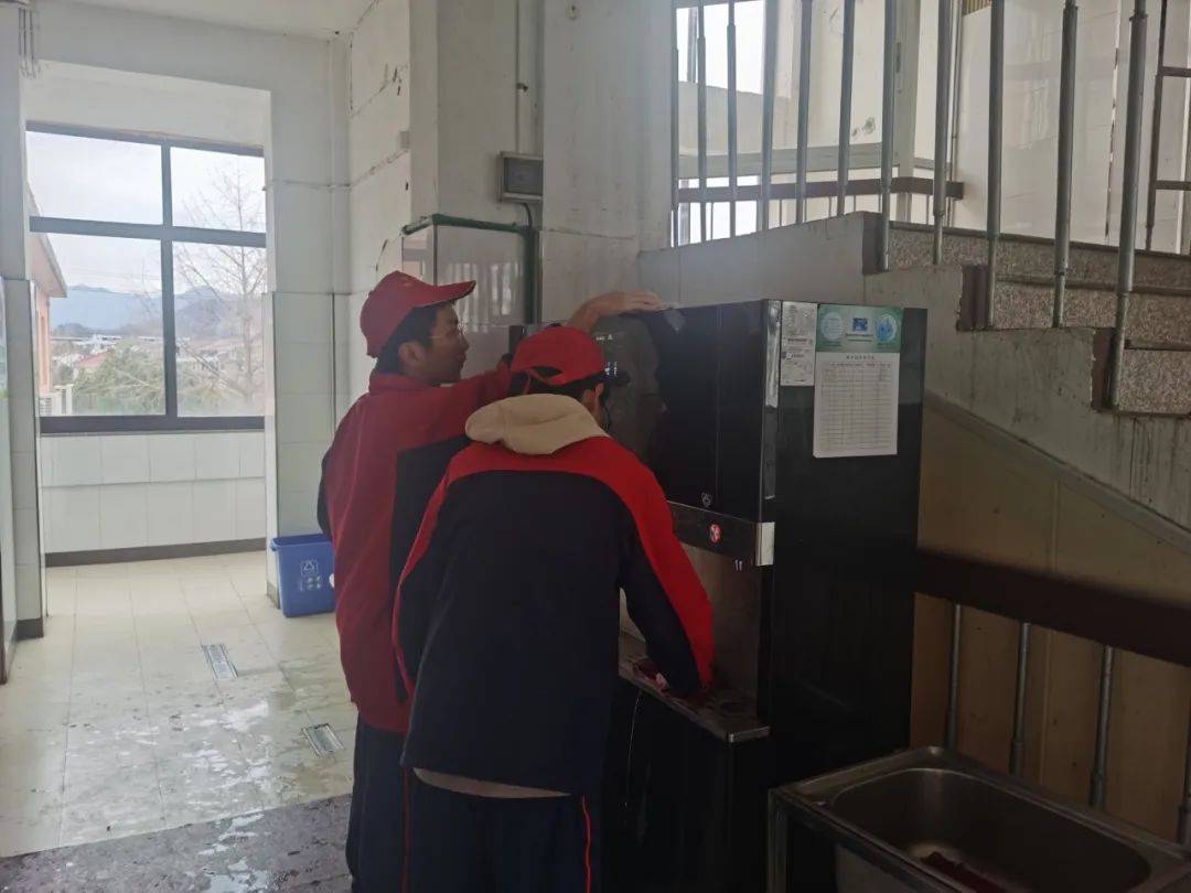 争做乐雅少年 | 城西中学开展学雷锋教育实践活动