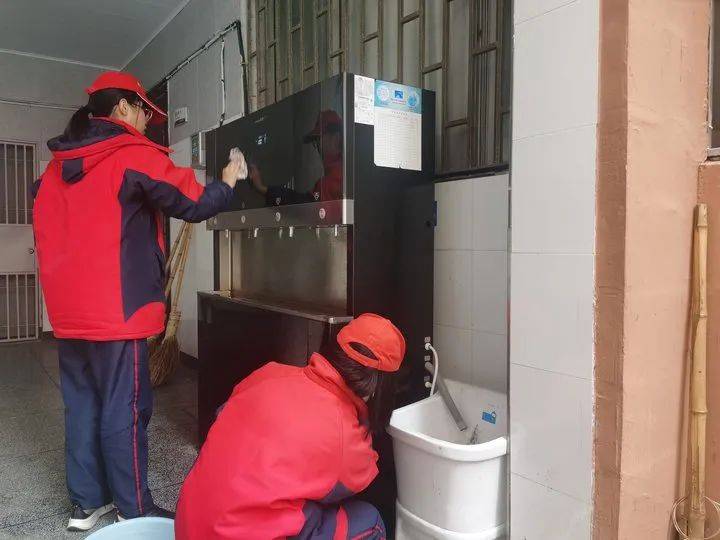 争做乐雅少年 | 城西中学开展学雷锋教育实践活动