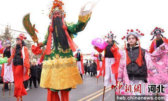 张家口张北：欢天喜地闹社火