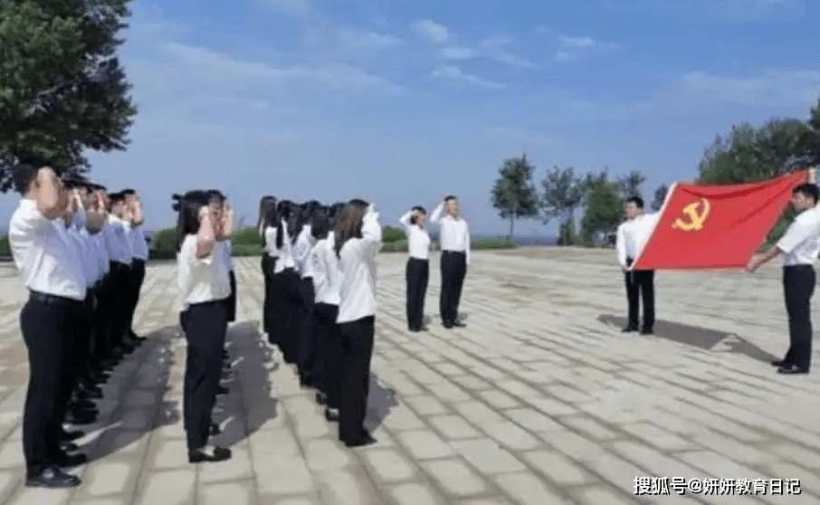 “还不如少考100多分！”浙大女孩无法考公，吐槽当年不如去普本