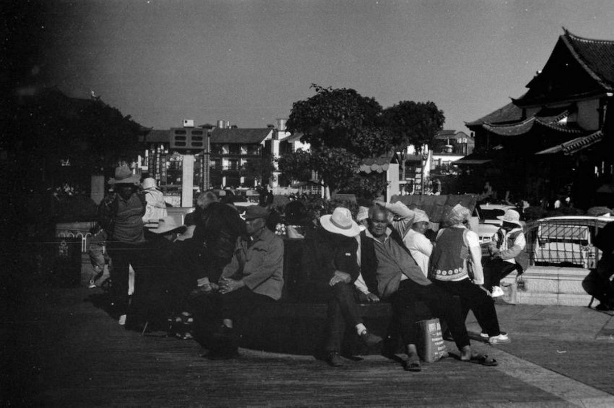 百台老相机赠送（60）：凤凰DC1999相机，送给石屏文化名人老三哥