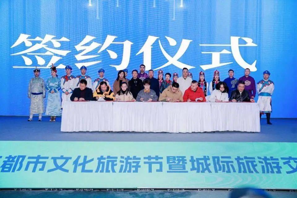 资讯 | 呼麦《山的那边》唱响重庆解放碑，二连浩特欢迎您