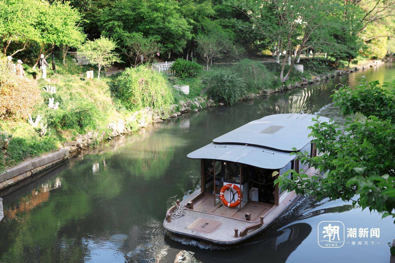 气温回暖 杭州“最美水上巴士”春日出游火爆