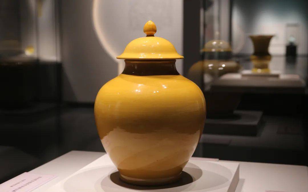 资讯 | 内蒙古博物院：【展览解读】明清颜色釉瓷器里的东方美学