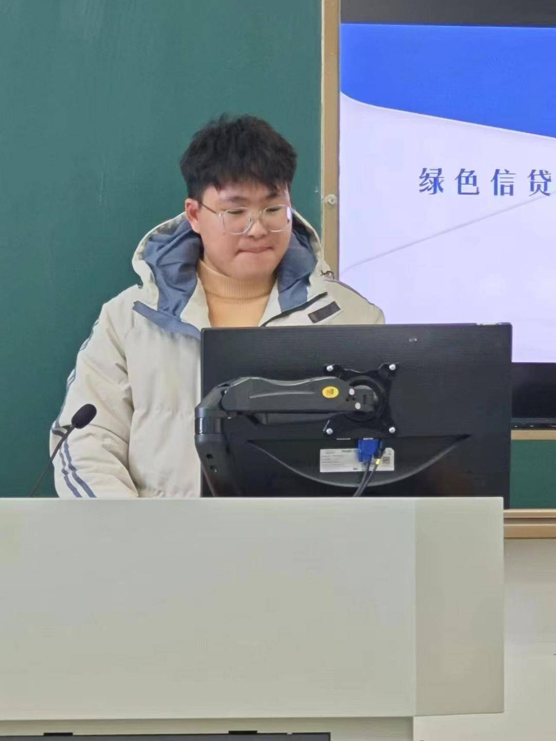 被撞碎的人生：23岁研究生被16岁少年无证驾车撞致颅脑损伤，亲属称其如今心智如幼童