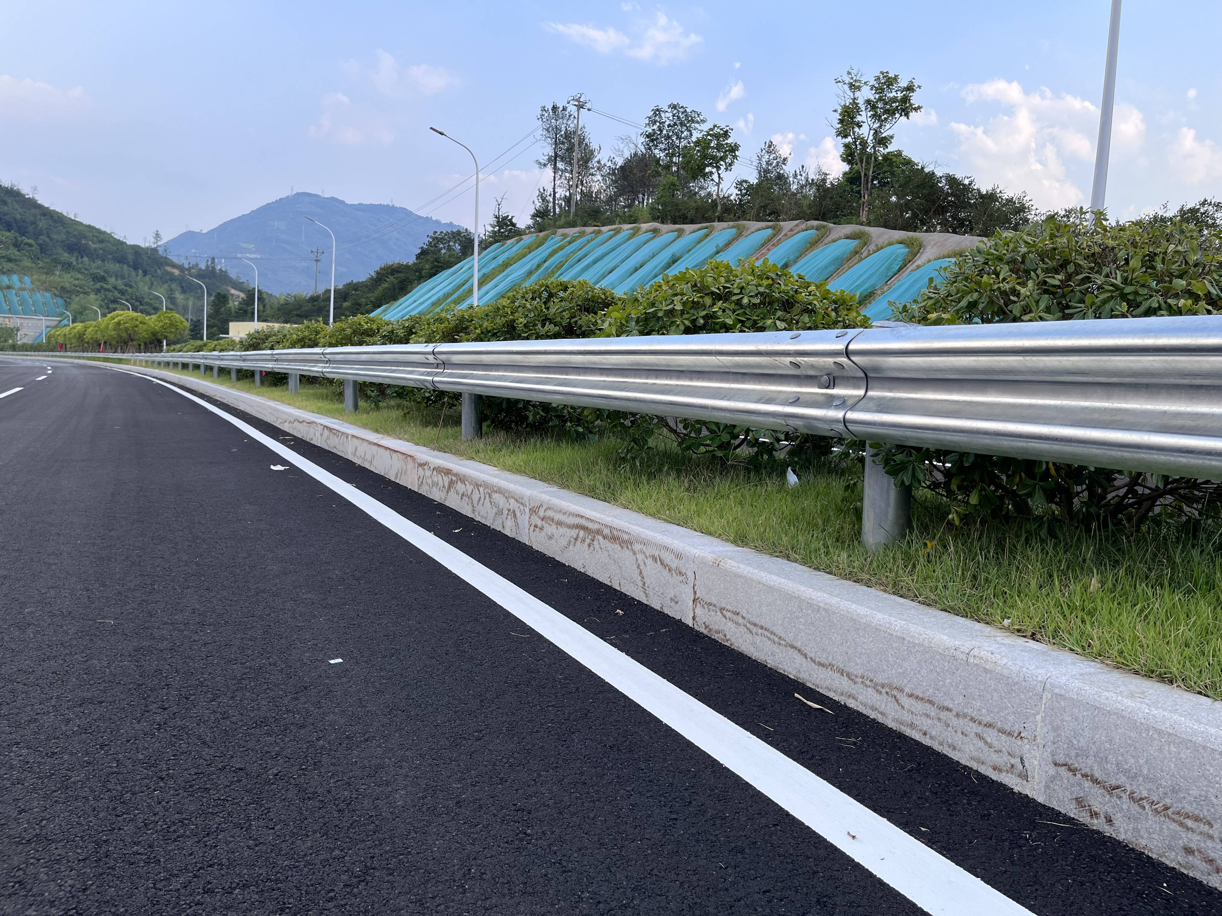 福建高速波形梁护栏厂家电话