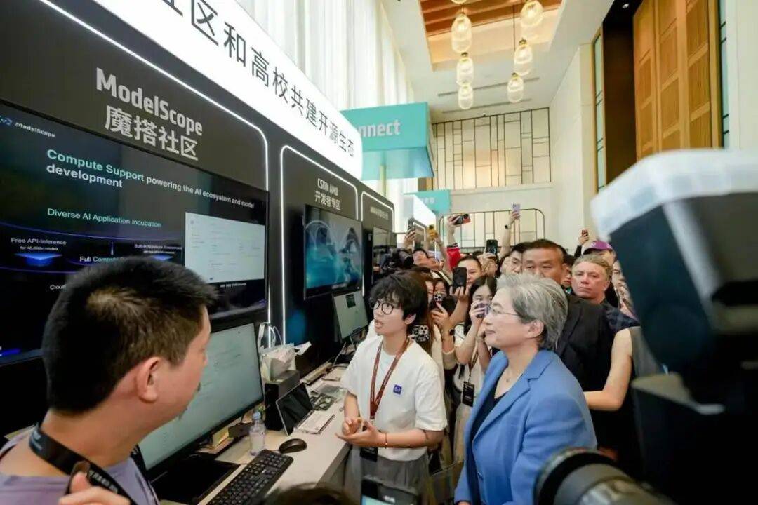 下载量破百亿！中国开源大模型站上世界前沿